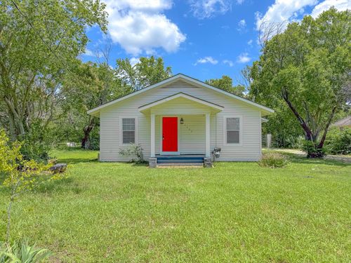 1605 N Beaton St, Corsicana, TX, 75110-2321 | Card Image