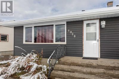 4920 43 St, House other with 3 bedrooms, 2 bathrooms and 4 parking in Innisfail AB | Image 2