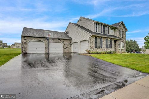 101 Primrose Ln, South Heidelberg Twp, PA, 19608-8941 | Card Image