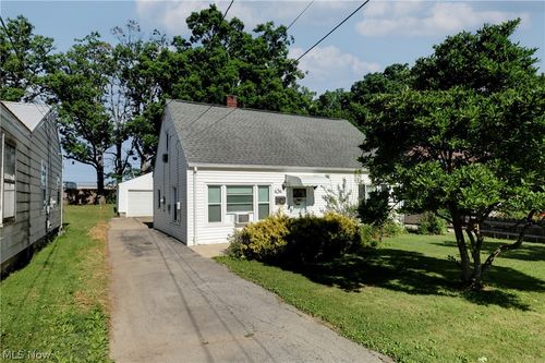 434 Winchester Ave, Youngstown, OH, 44509-1852 | Card Image