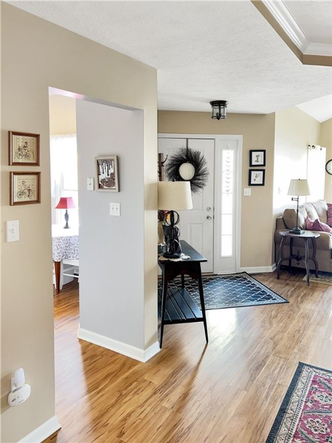131 Linden Ct, Condo with 3 bedrooms, 3 bathrooms and 2 parking in Seven Fields PA | Image 5