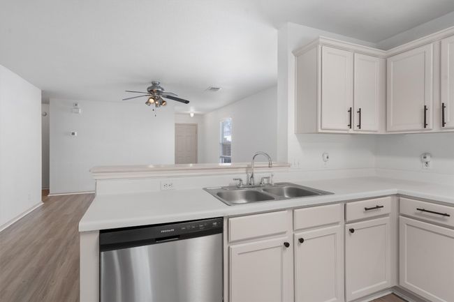 16225 Hamilton Point Cir, House other with 3 bedrooms, 2 bathrooms and 4 parking in Manor TX | Image 13