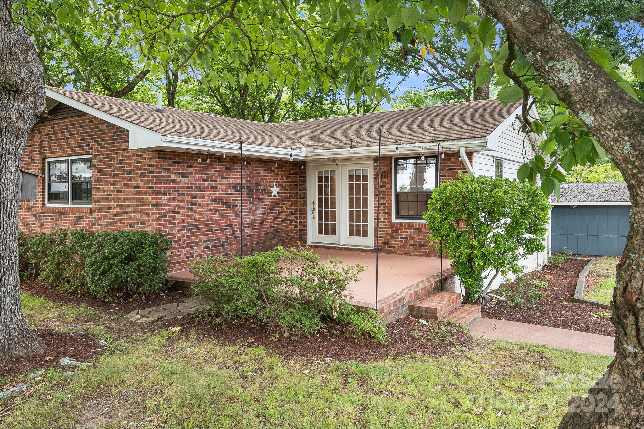 Jack St, Hendersonville, NC 28792