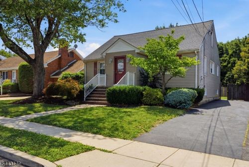 2 Oakwood Pl, North Brunswick, NJ, 08902-2321 | Card Image