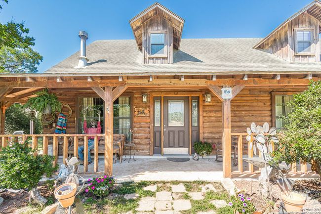 120 Dickerson Rd, House other with 3 bedrooms, 2 bathrooms and null parking in Bigfoot TX | Image 4