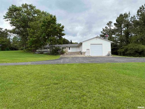 15 Dunn Ln, Goreville, IL, 62939-2400 | Card Image