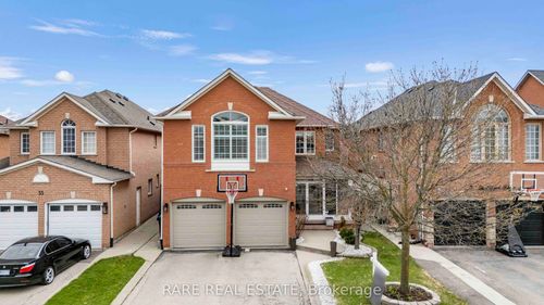 33 Southbend Dr, Brampton, ON, L7A1K5 | Card Image