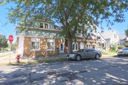 3700 E Pulaski Ave, Cudahy, WI, 53110-1956 | Card Image