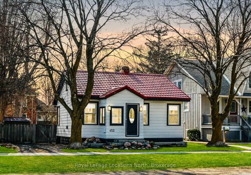 452 Hurontario St, Collingwood, ON, L9Y2M9 | Card Image