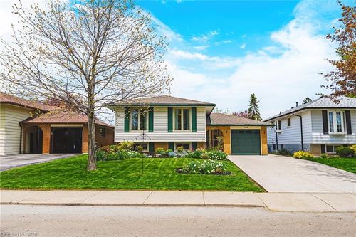 104 Gardiner Drive, Hamilton, ON, L9C5W8 | Card Image