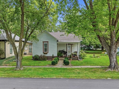 300 Trigg St, Blackwater, MO, 65322 | Card Image