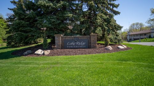 4530 Bridge Ct, Shoreview, MN, 55126-2220 | Card Image