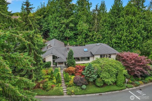 2725 Sahalee Drive W, Sammamish, WA, 98074 | Card Image