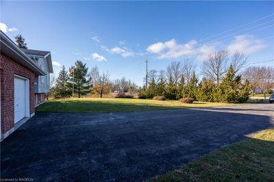 401142 Grey Rd 17, House other with 3 bedrooms, 1 bathrooms and 8 parking in Georgian Bluffs ON | Image 2