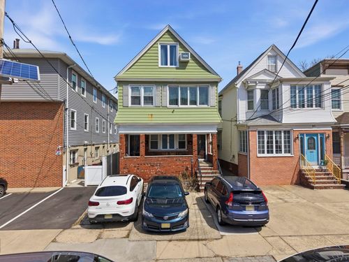 33 30th St, Bayonne, NJ, 07002-3901 | Card Image