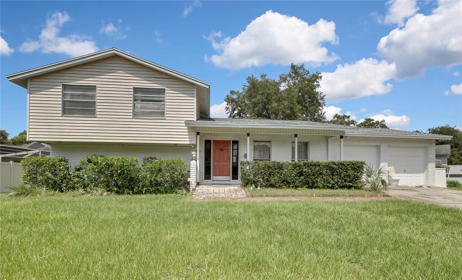 Dolly Brook Ln, Lutz, FL 33549
