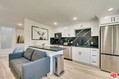 b-8761 Dorrington Ave, West Hollywood, CA, 90048-1725 | Card Image