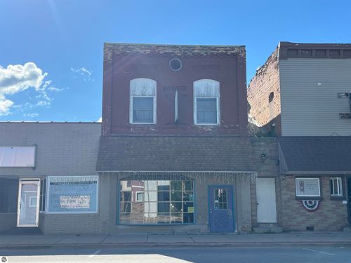 2433 N Main St, Central Lake, MI, 49622-9271 | Card Image