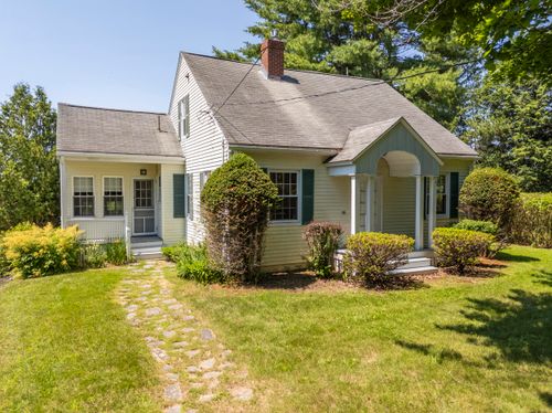 208 Falmouth Rd, Falmouth, ME, 04105-2002 | Card Image