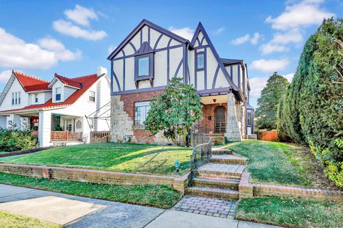166 W Olive St, Long Beach, NY, 11561-3314 | Card Image