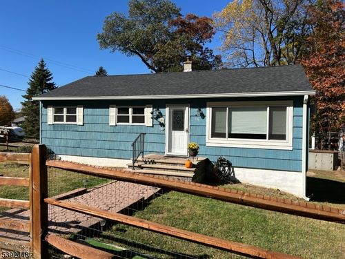 226 Chincopee Ave, Hopatcong, NJ, 07843-1639 | Card Image
