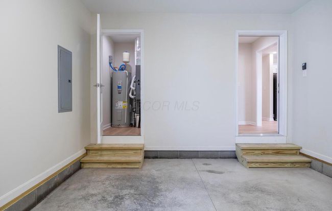 32 Maple St, House other with 3 bedrooms, 2 bathrooms and null parking in Jeffersonville OH | Image 22