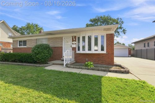 7024 N Evangeline St, Dearborn Heights, MI, 48127-2090 | Card Image