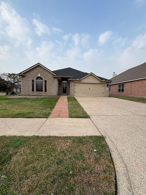 903 Christopher, Baytown, TX, 77521-3493 | Card Image