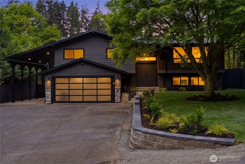 4008 Ne 197th St, Lake Forest Park, WA, 98155-1626 | Card Image