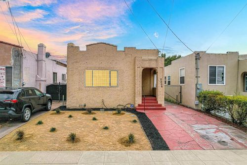 2206 66th Ave, Oakland, CA, 94605-1913 | Card Image