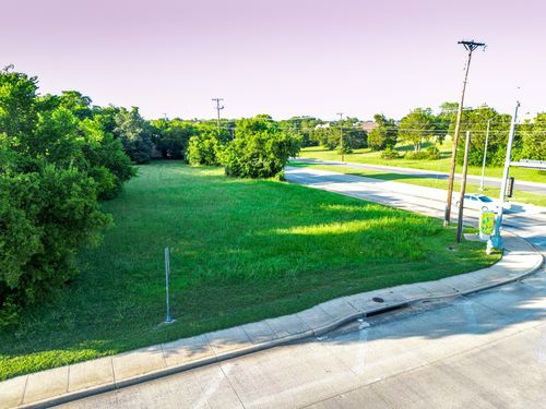 727 E Pleasant Run Rd, Cedar Hill, TX, 75104-1853 | Card Image