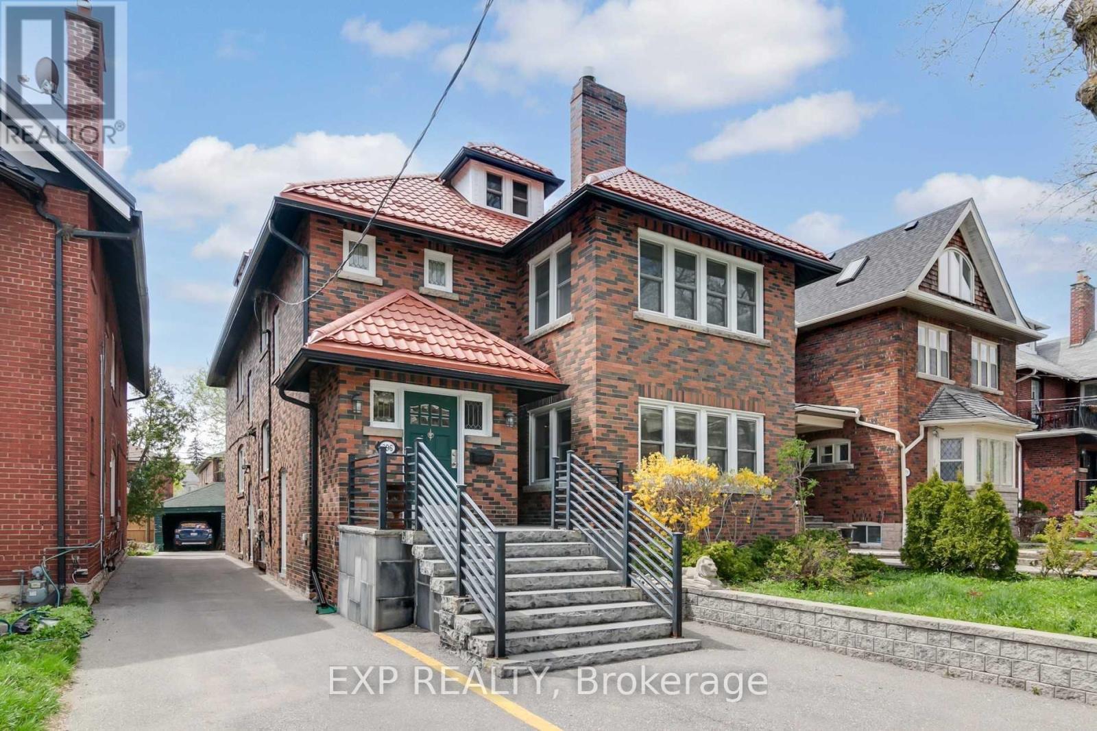 Residential Lease in Toronto (Yonge-Eglinton) 2