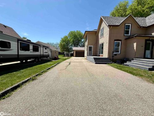 1060 Bush Ave, Garner, IA, 50438-1725 | Card Image