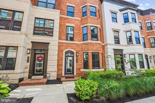 15-205 Market Sq Nw, VIENNA, VA, 22180-4456 | Card Image