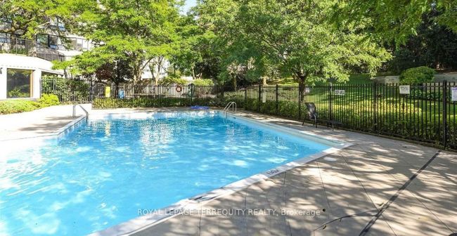 1702 - 8 Lisa St, Condo with 3 bedrooms, 2 bathrooms and null parking in Brampton ON | Image 26