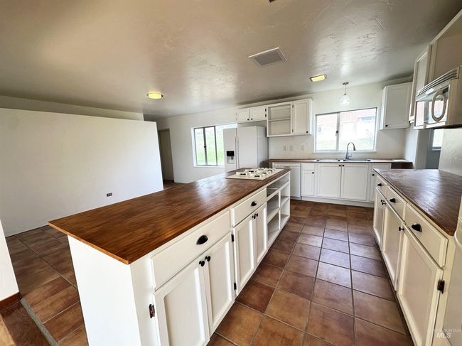 732 W Walnut St, Home with 7 bedrooms, 4 bathrooms and 6 parking in Genesee ID | Image 35
