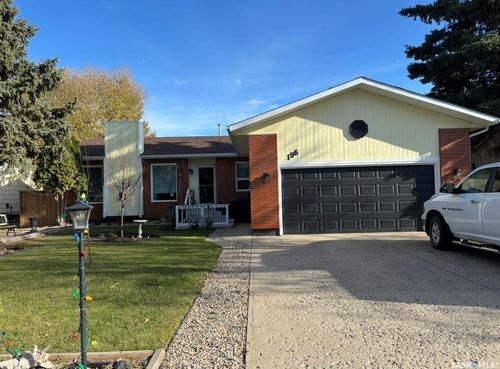 196 Sunset Drive S, Yorkton, SK, S3N3R9 | Card Image