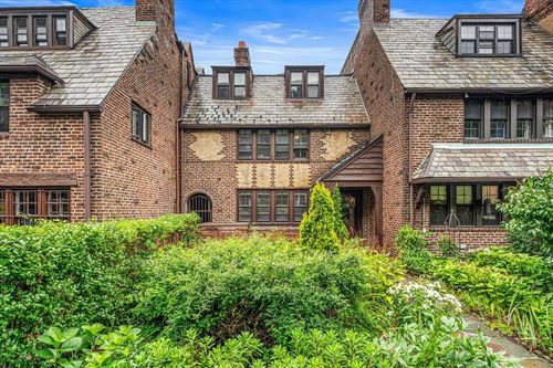 111-15 76th Ave, Forest Hills, NY, 11375-6466 | Card Image