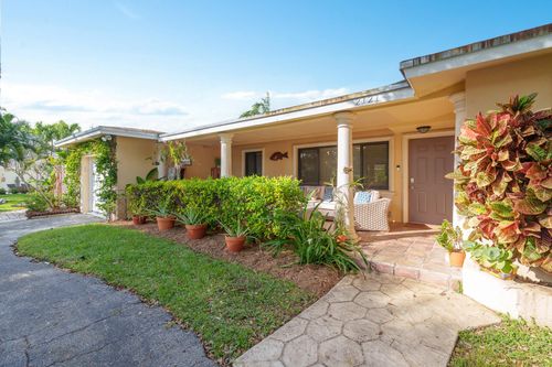 2121 Ne 34th St, Lighthouse Point, FL, 33064-7515 | Card Image