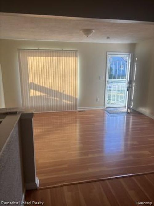 3543 Spring Hill Ave, Inkster, MI, 48141-2135 | Card Image