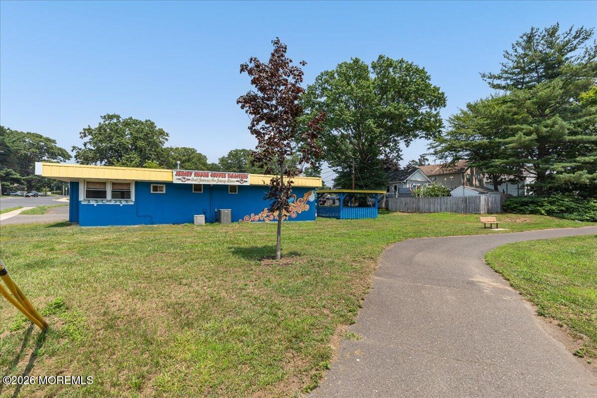 Commercial Sale in Leonardo 3