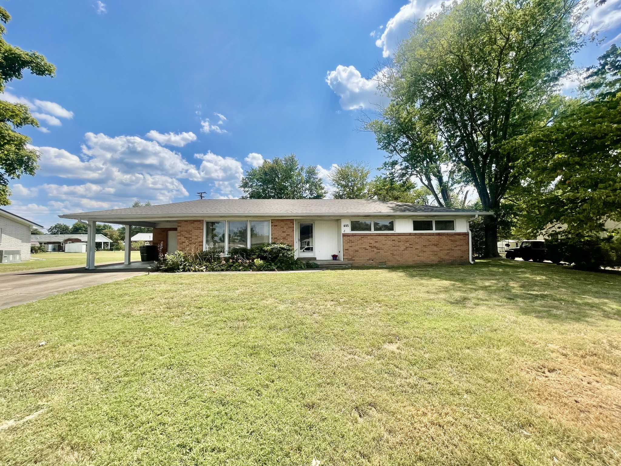 Morris St, Lawrenceburg, TN 38464