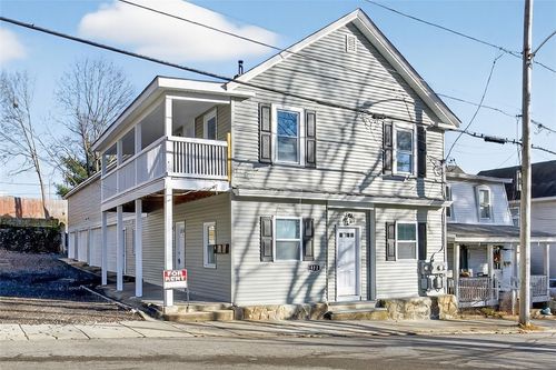 122 Brookside Ave, West Warwick, RI, 02893-8812 | Card Image