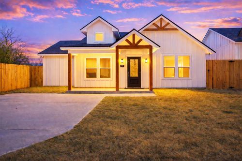 940 Holt Ave, Waco, TX, 76706-3223 | Card Image