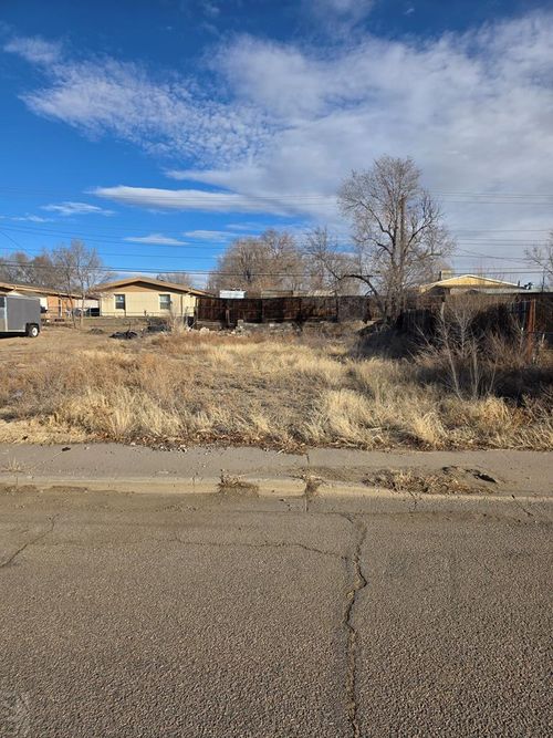 2839 E 15th St, Pueblo, CO, 81001-2412 | Card Image
