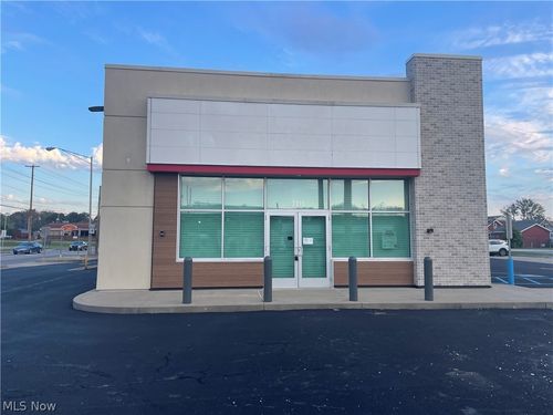 2211 Pike St, Parkersburg, WV, 26101-6957 | Card Image