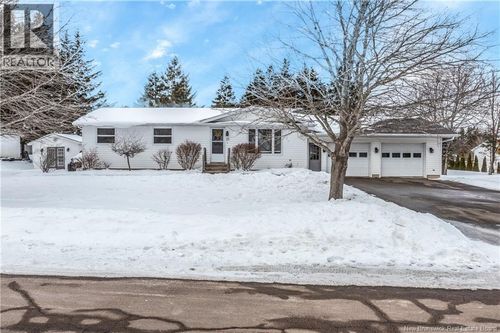 21 Champlain Ave, Bouctouche, NB, E4S2Y7 | Card Image