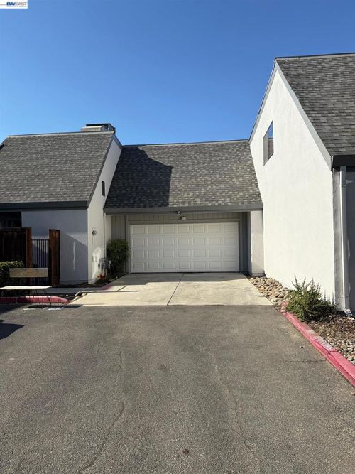 101 Portola Way, Tracy, CA, 95376-2168 | Card Image