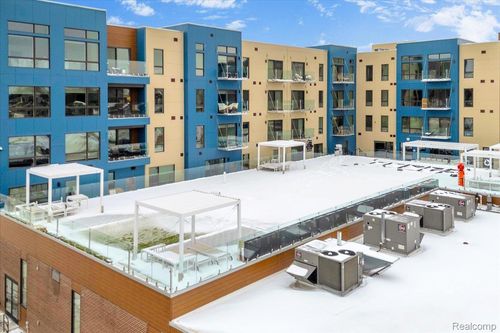 ph5-166 Oak St, Wyandotte, MI, 48192-5154 | Card Image