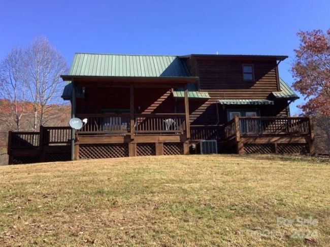 90 Twin Oaks Est, House other with 2 bedrooms, 3 bathrooms and null parking in Sylva NC | Image 6